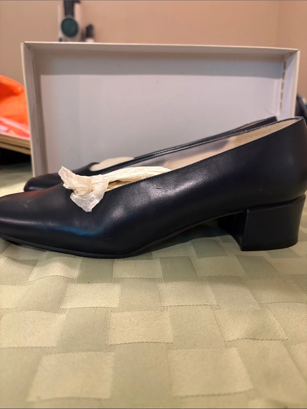 I ♥ Comfort Women's Navy Blue Square-Toe Pumps Size 9W.